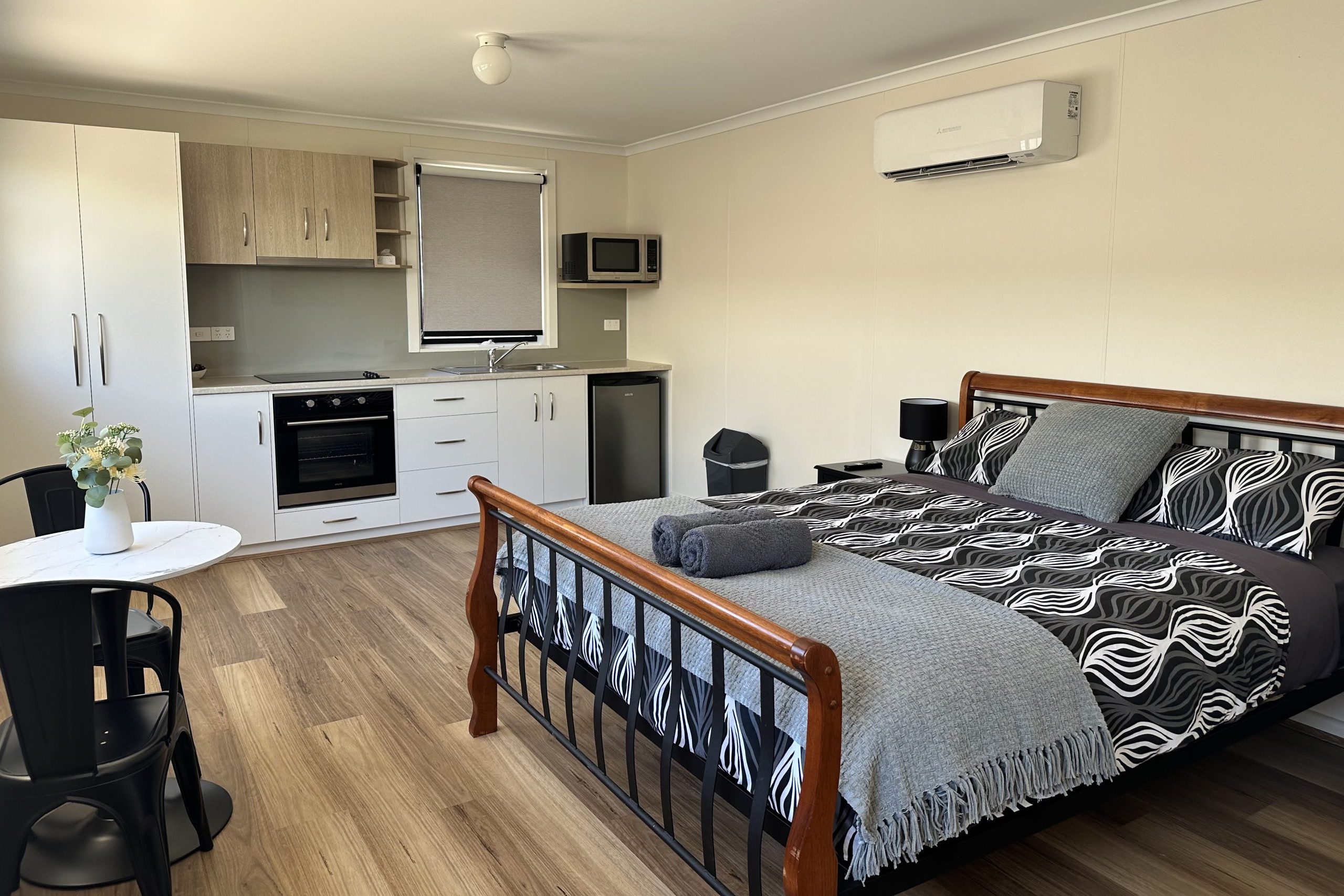 Hawker Cabins
